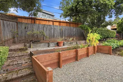 18 Hillbarn Ct, San Mateo, CA 94403 - Photo 37