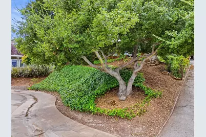 18 Hillbarn Ct, San Mateo, CA 94403 - Photo 41