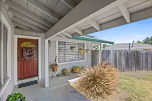 930 Apple Ct, Hollister, CA 95023 - Photo 3