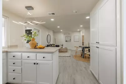 7244 Hayward Dr, Sacramento, CA 95828 - Photo 11