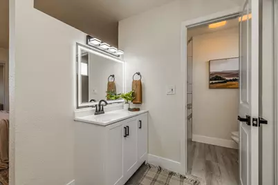 7244 Hayward Dr, Sacramento, CA 95828 - Photo 23