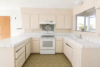 1210 Gloria Dr, Hollister, CA 95023 - Photo 5