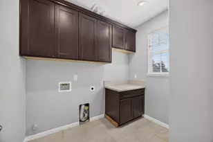 8475 Crimson Clover Cir, Elk Grove, CA 95624 - Photo 37