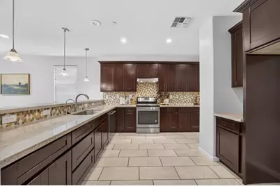 8475 Crimson Clover Cir, Elk Grove, CA 95624 - Photo 13