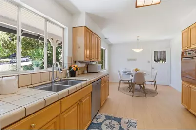 977 Pleasant Hill Rd, Redwood City, CA 94061 - Photo 13