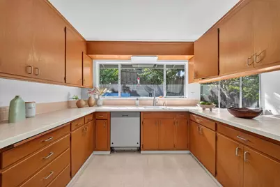 18 Woodcrest Cir, Oakland, CA 94602 - Photo 15