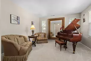 2730 Club Dr, Gilroy, CA 95020 - Photo 9
