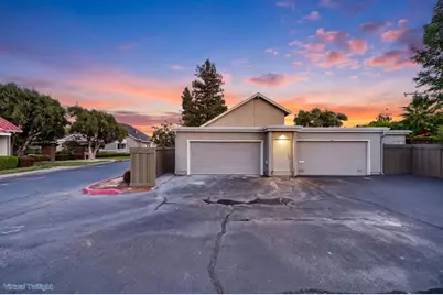 5687 Hollyleaf Ln, San Jose, CA 95118 - Photo 11