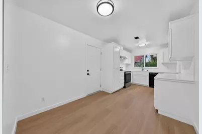 5687 Hollyleaf Ln, San Jose, CA 95118 - Photo 23