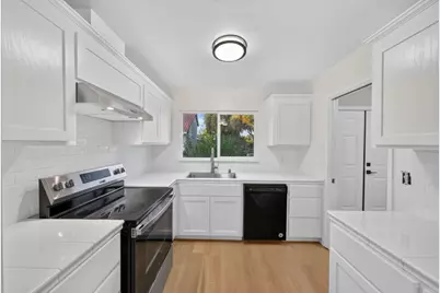 5687 Hollyleaf Ln, San Jose, CA 95118 - Photo 25
