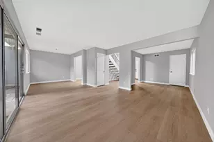 5687 Hollyleaf Ln, San Jose, CA 95118 - Photo 17