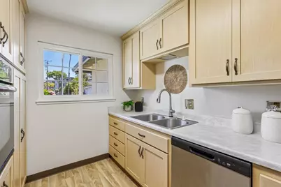 109 Cabrillo St, Capitola, CA 95010 - Photo 17