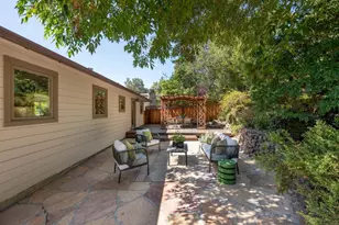 131 Rockridge Rd, San Carlos, CA 94070 - Photo 17