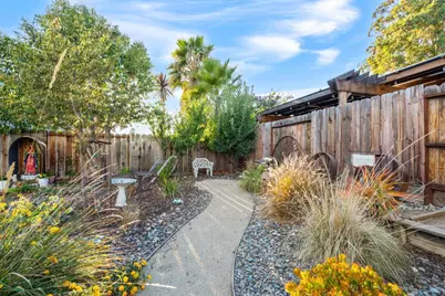 1090 Los Altos Dr, Hollister, CA 95023 - Photo 43