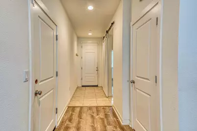 271 Lamplighter Ln, Hollister, CA 95023 - Photo 3