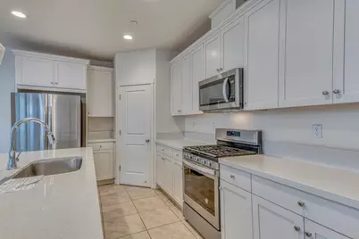 271 Lamplighter Ln, Hollister, CA 95023 - Photo 9