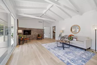 135 Pineview Ln, Menlo Park, CA 94025 - Photo 13
