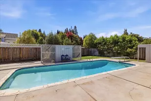 135 Pineview Ln, Menlo Park, CA 94025 - Photo 31