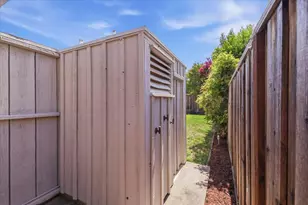 135 Pineview Ln, Menlo Park, CA 94025 - Photo 35