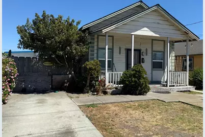 122 Martella St, Salinas, CA 93901 - Photo 5