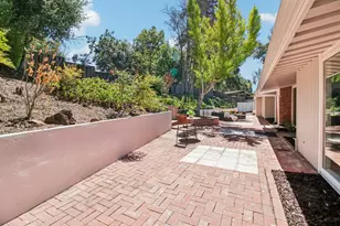 18570 Montpere Way, Saratoga, CA 95070 - Photo 45