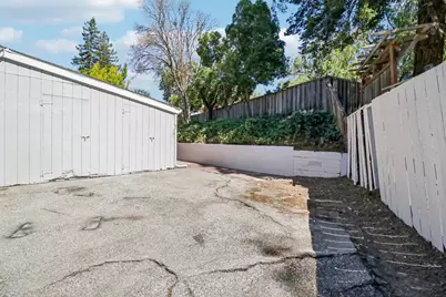 18570 Montpere Way, Saratoga, CA 95070 - Photo 51