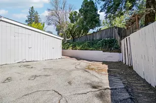 18570 Montpere Way, Saratoga, CA 95070 - Photo 51