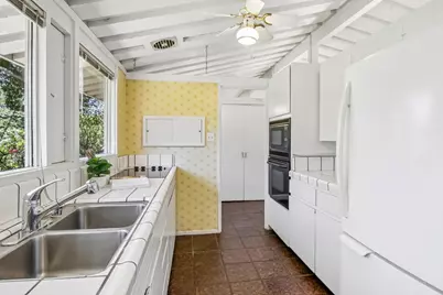 18570 Montpere Way, Saratoga, CA 95070 - Photo 13