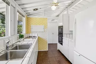 18570 Montpere Way, Saratoga, CA 95070 - Photo 13