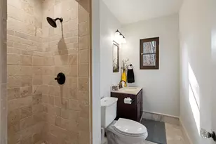 862 Chiltern Rd, Hillsborough, CA 94010 - Photo 37