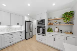 2411 Carlmont Dr 107, Belmont, CA 94002 - Photo 21