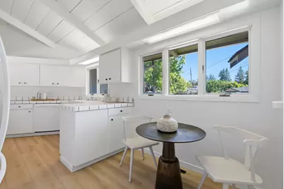 653 Rosewood Ct, Los Altos, CA 94024 - Photo 15