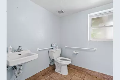2200 L St, Sacramento, CA 95816 - Photo 11