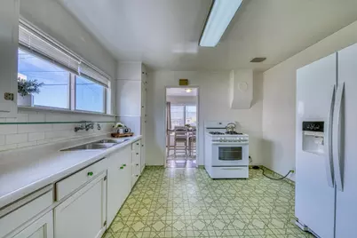 338 Alexander St, Salinas, CA 93901 - Photo 9