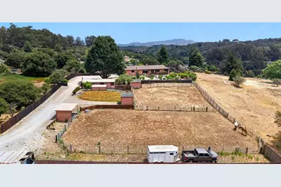 9604 Martin Ln, Salinas, CA 93907 - Photo 3