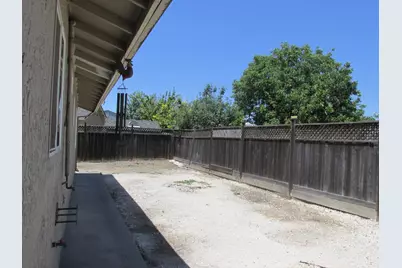 320 McCarthy St, Hollister, CA 95023 - Photo 13