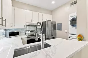 4671 Albany Cir 109, San Jose, CA 95129 - Photo 9