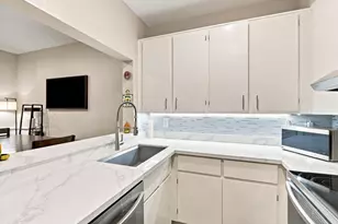 4671 Albany Cir 109, San Jose, CA 95129 - Photo 7