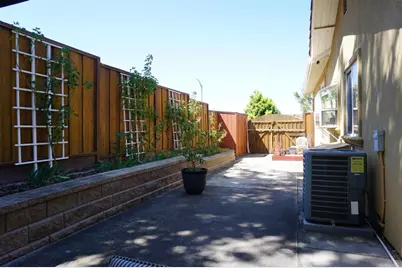 1432 Stone Creek Dr, San Jose, CA 95132 - Photo 45