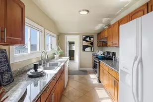 844 Brunswick St, San Francisco, CA 94112 - Photo 11