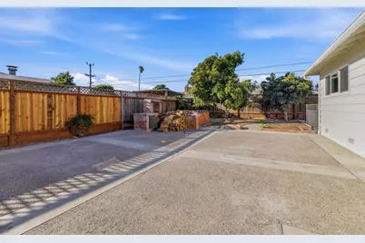 788 Bedford Dr, Salinas, CA 93901 - Photo 23