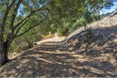 8272 Sassafras Ct, Pleasanton, CA 94566 - Photo 11