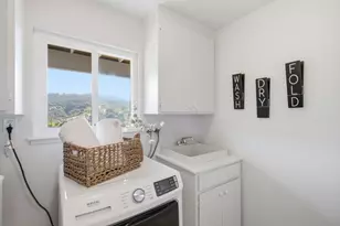 66 Club Dr, San Carlos, CA 94070 - Photo 43