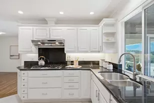 66 Club Dr, San Carlos, CA 94070 - Photo 15
