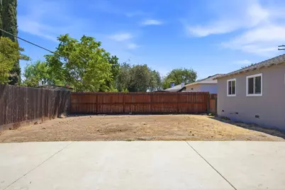 1909 Evergreen Ave, Modesto, CA 95350 - Photo 27