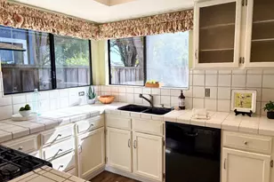117 Brookshire Dr, Watsonville, CA 95076 - Photo 9