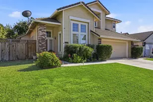 725 Everest St, Los Banos, CA 93635 - Photo 1