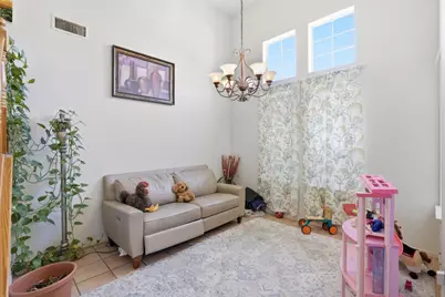 725 Everest St, Los Banos, CA 93635 - Photo 3
