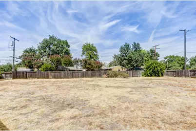 2724 Doris Ct, Carmichael, CA 95608 - Photo 3