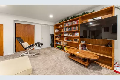 11081 Enchanto Vista Dr, San Jose, CA 95127 - Photo 17
